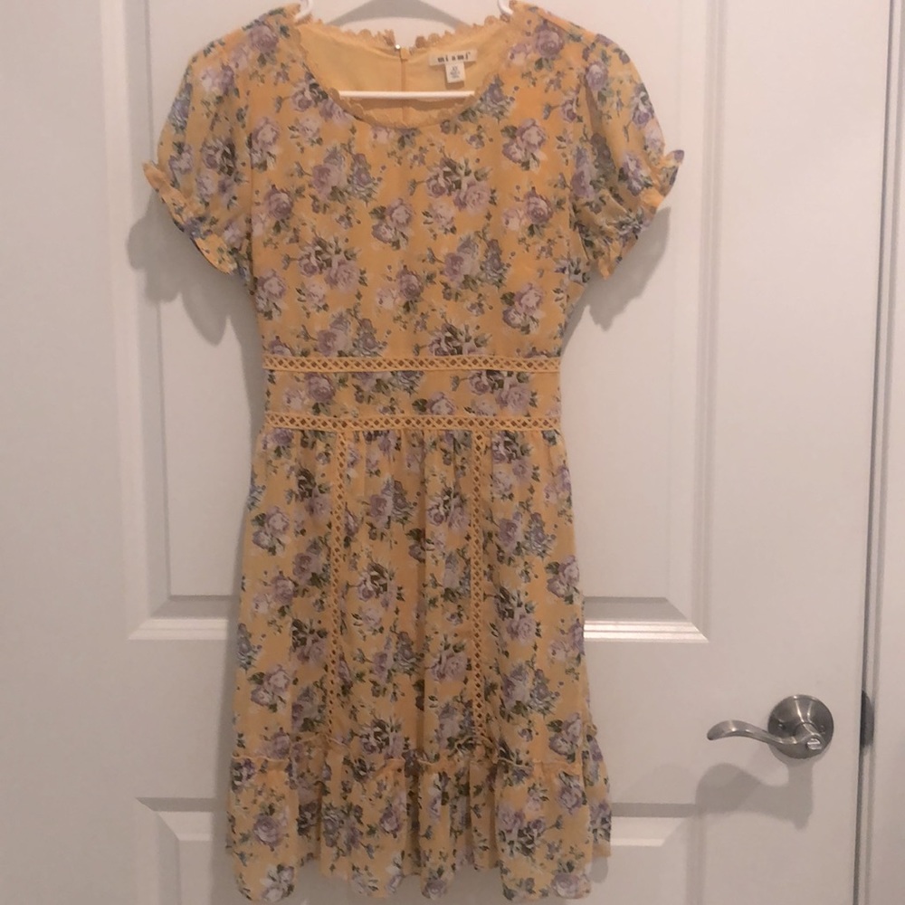 Floral mini dress in yellow